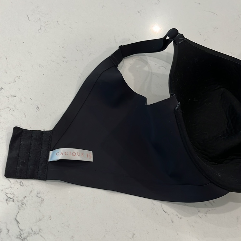 Cacique Bra Size: 42G Color: Black Lightly Lined Full Coverage Color : Black